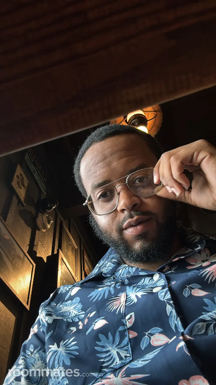 Profile photo 1 of 1