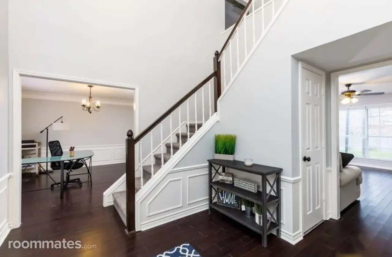 Profile photo 2 of 10