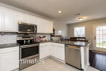 Room for rent in Carrollton, TX $950, house