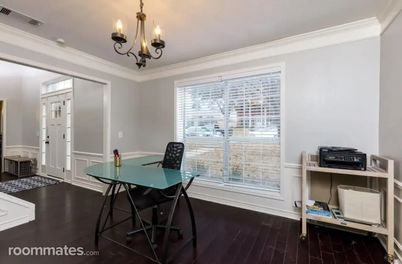 Profile photo 8 of 10