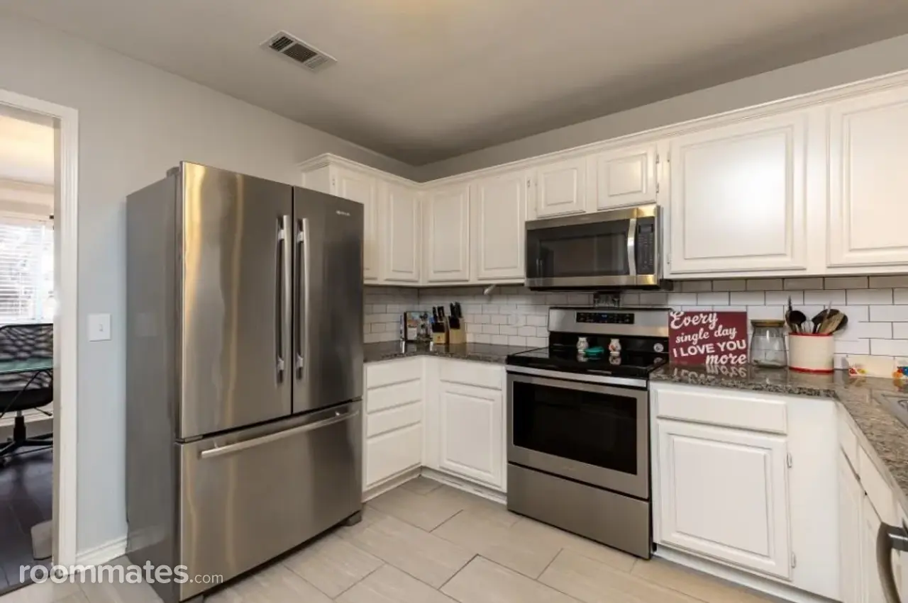 Profile photo 4 of 10