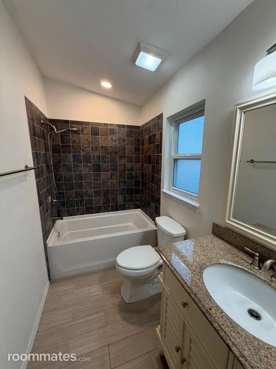 Profile photo 7 of 10