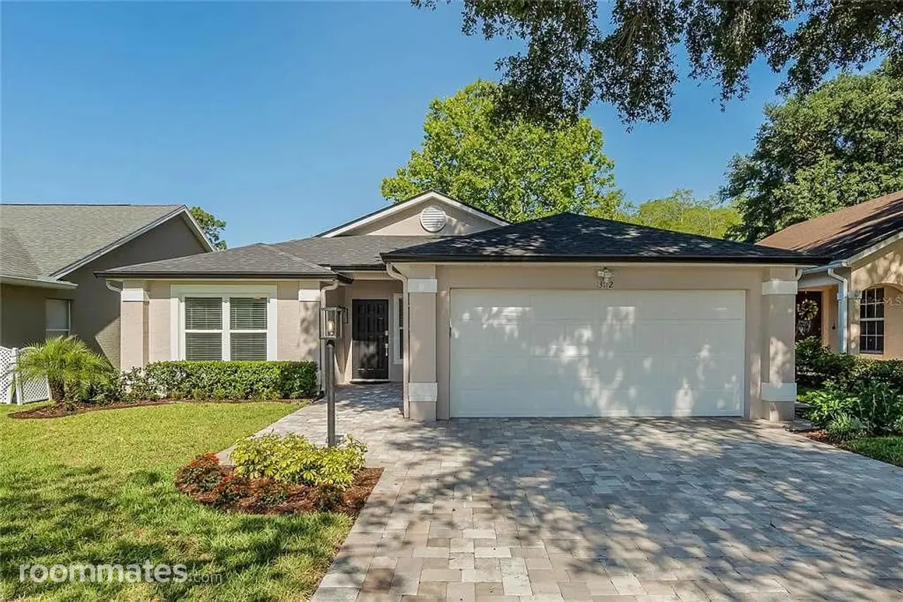 Profile photo 1 of 10