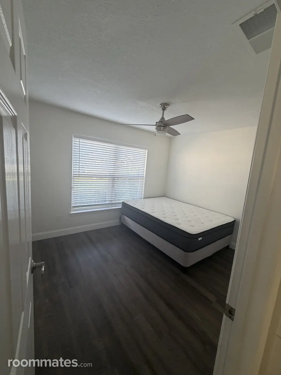 Profile photo 3 of 10