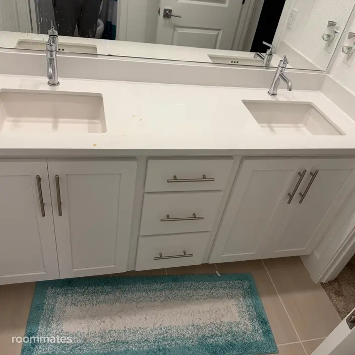 Room for rent in Lathrop, CA $900, house