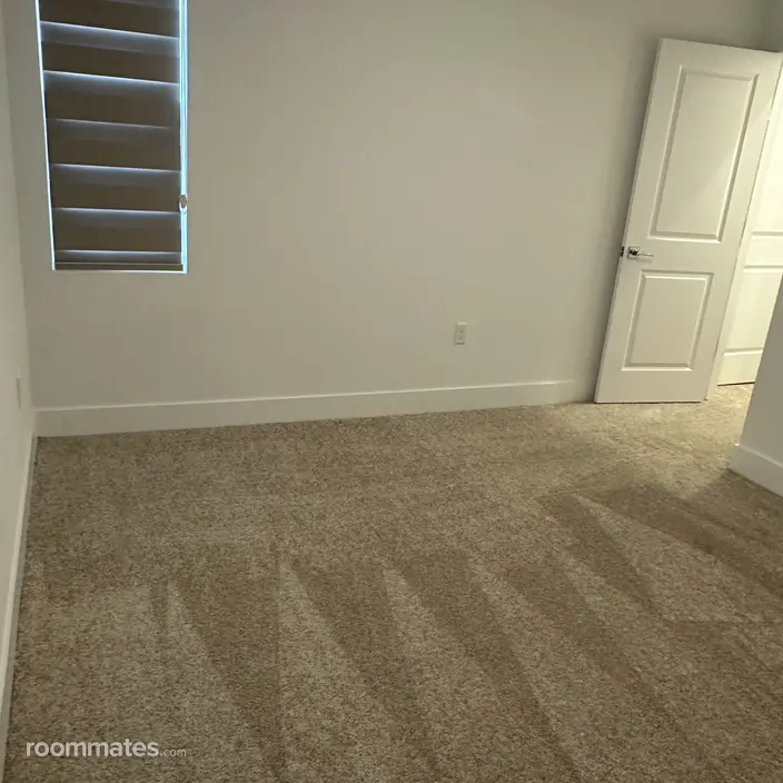 Room for rent in Lathrop, CA $900, house