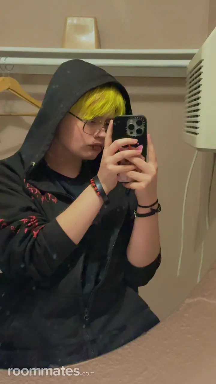 Profile photo 1 of 1