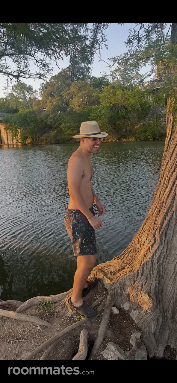 Profile photo 8 of 8