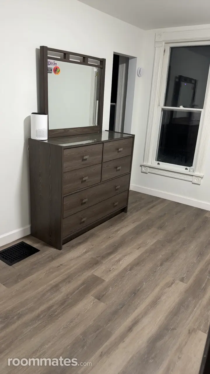 Profile photo 1 of 5