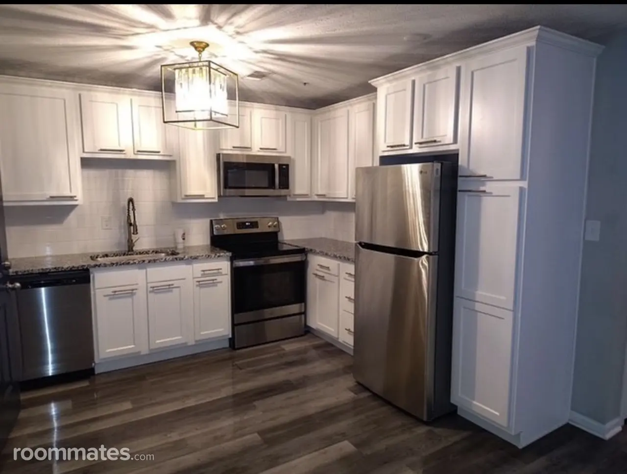 Profile photo 3 of 11