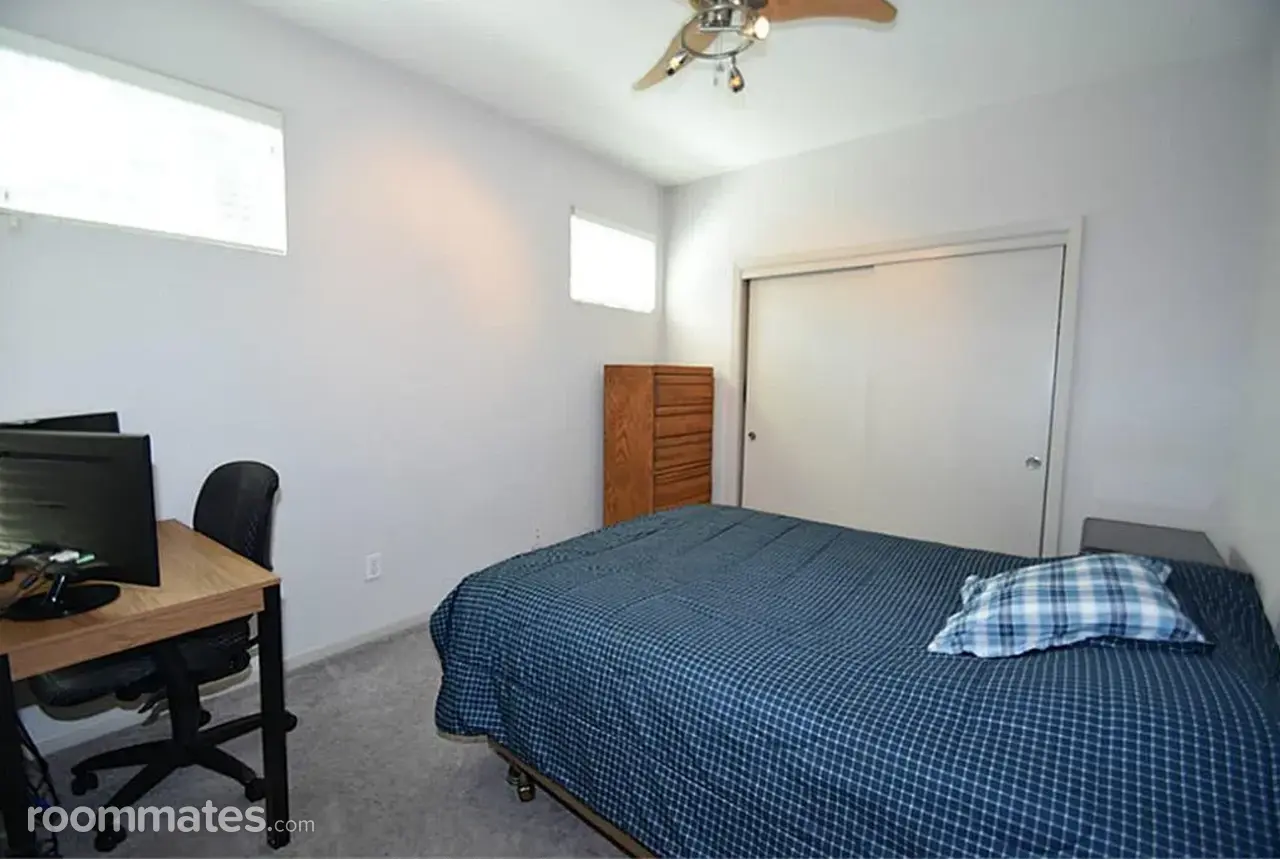 Profile photo 1 of 4