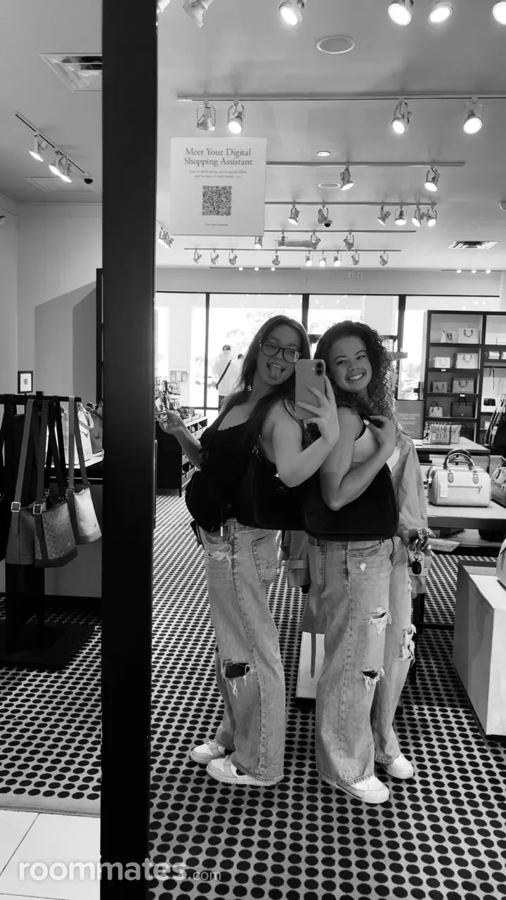 Profile photo 3 of 7