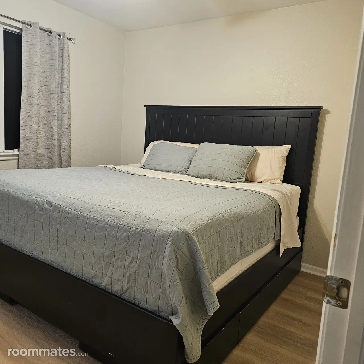 Profile photo 7 of 10