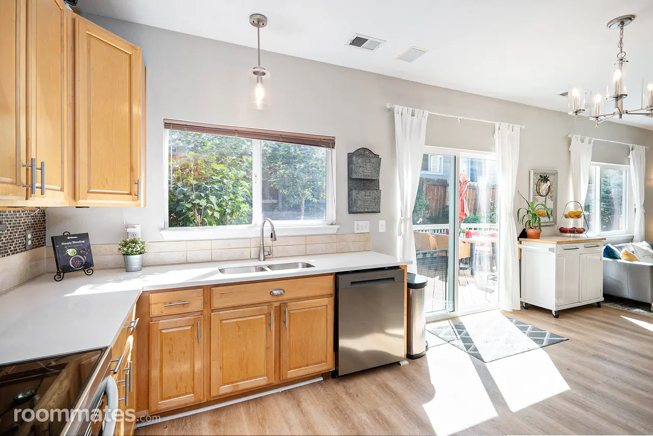 Profile photo 6 of 10