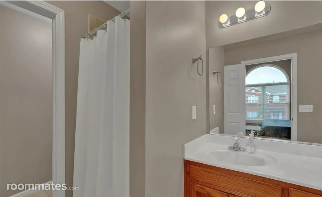 Profile photo 4 of 11