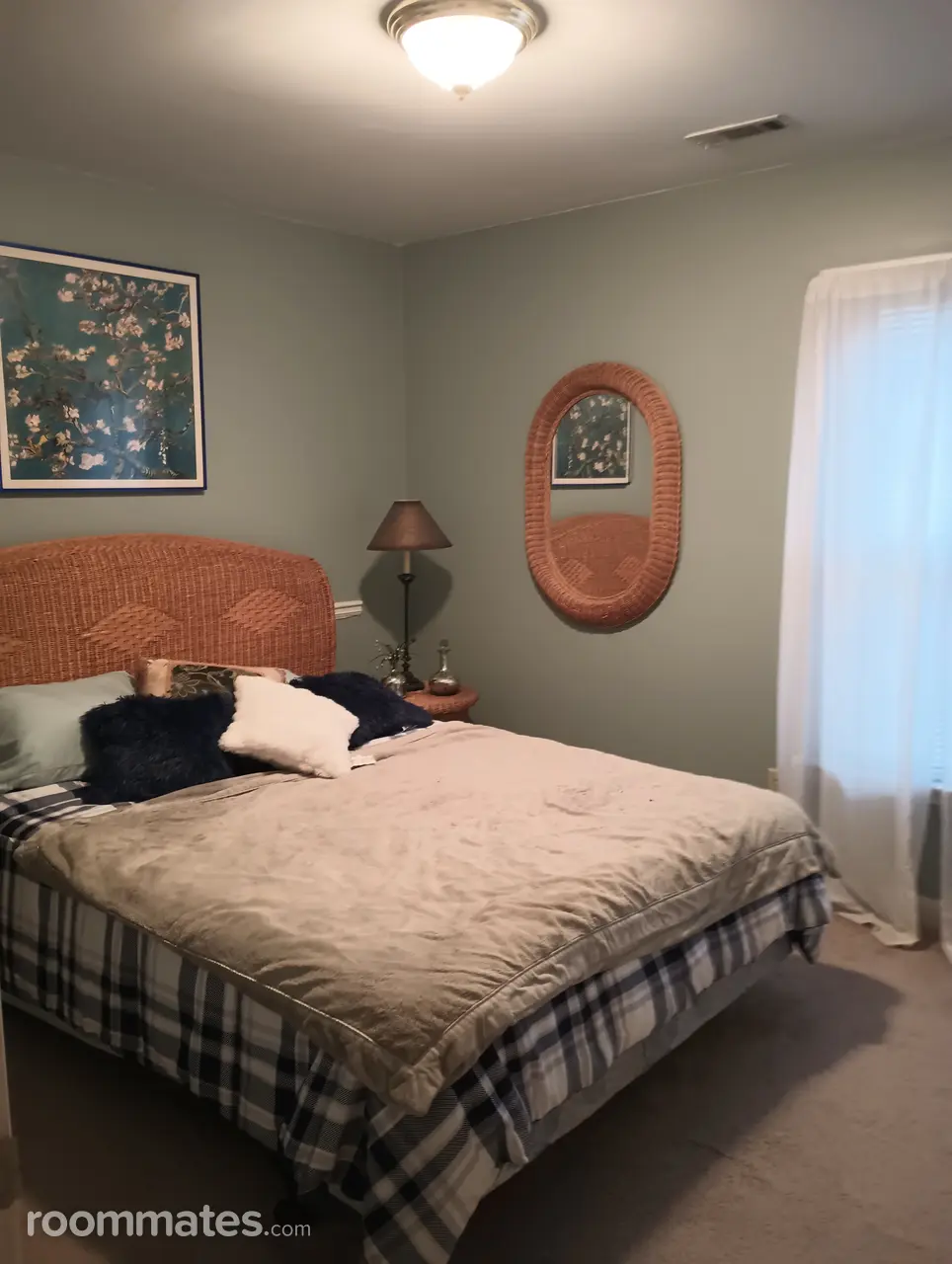 Profile photo 1 of 2