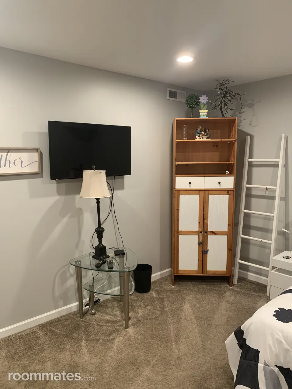 Profile photo 3 of 6