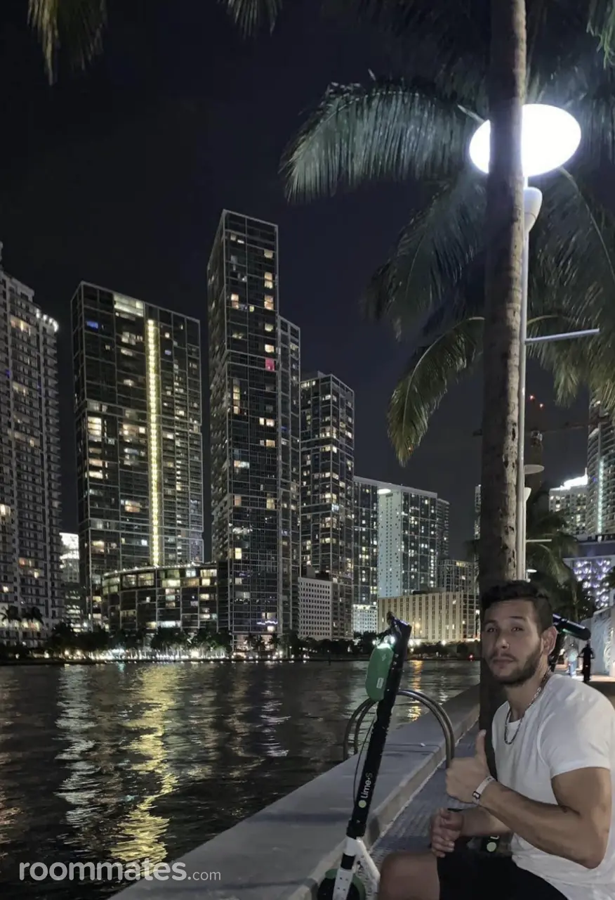 Profile photo 1 of 1