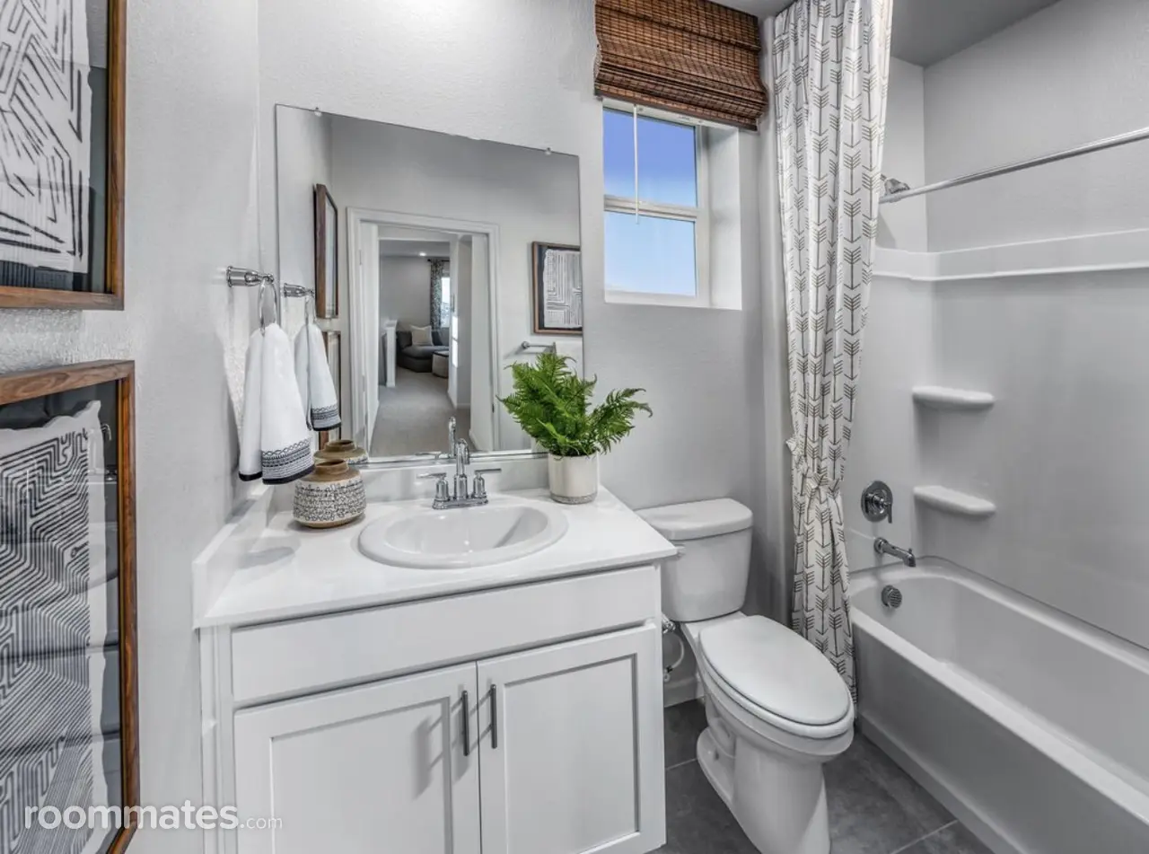 Profile photo 4 of 8