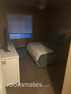 Room for rent in Bakersfield, CA $950, house