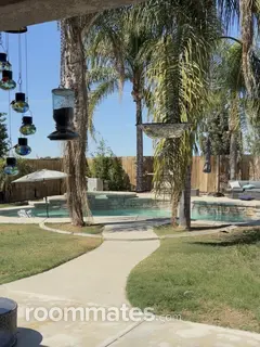 Room for rent in Bakersfield, CA $800, house