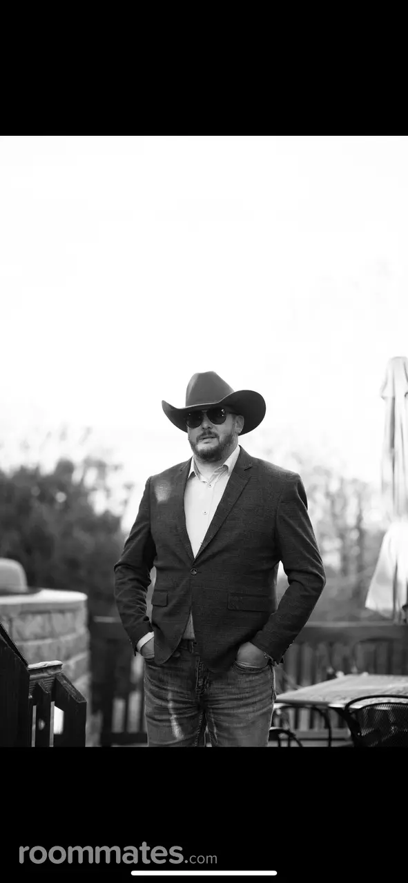 Profile photo 5 of 6