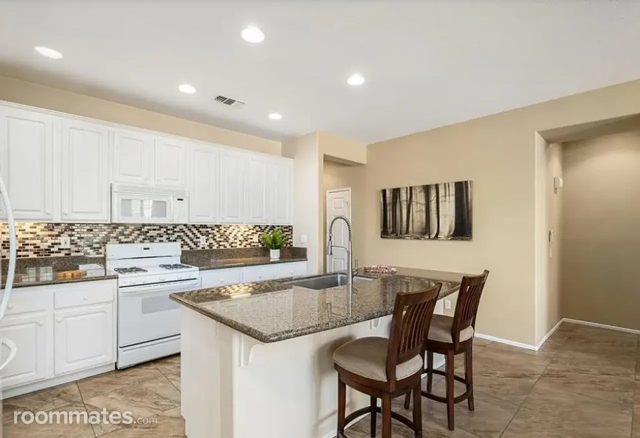 Profile photo 7 of 11