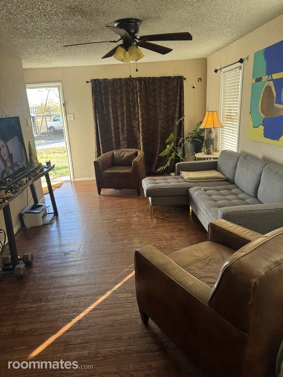 Profile photo 1 of 6