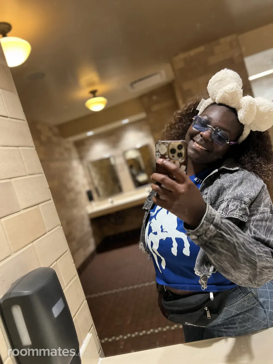 Profile photo 3 of 6