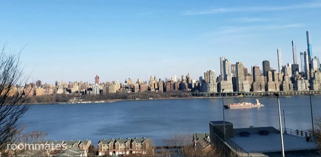 Profile photo 1 of 10