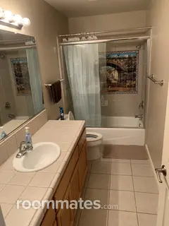 Room for rent in Modesto, CA $1200, house