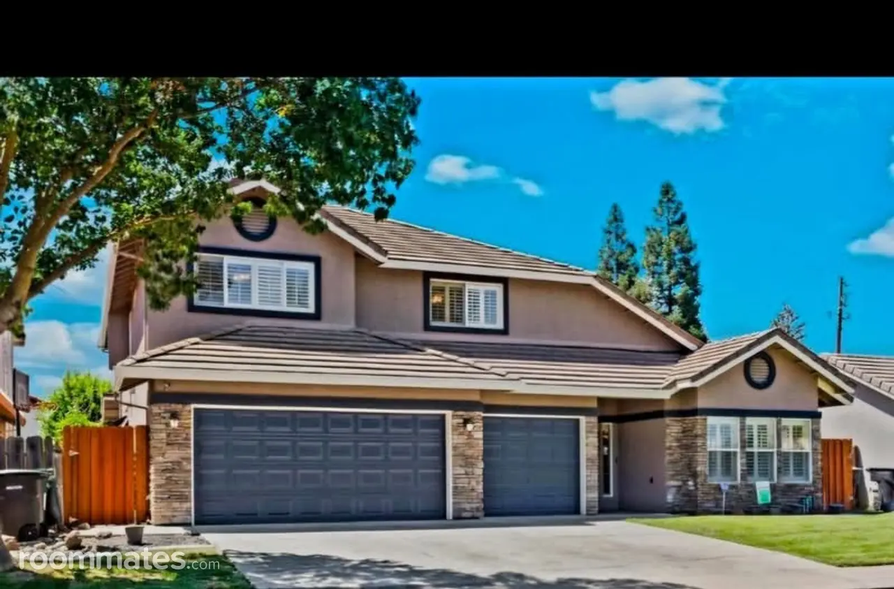 Profile photo 11 of 11