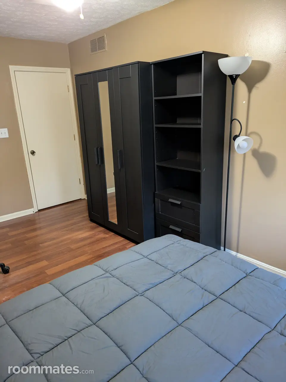 Profile photo 4 of 5