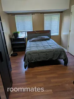 Room for rent in Louisville, KY $800, townhouse