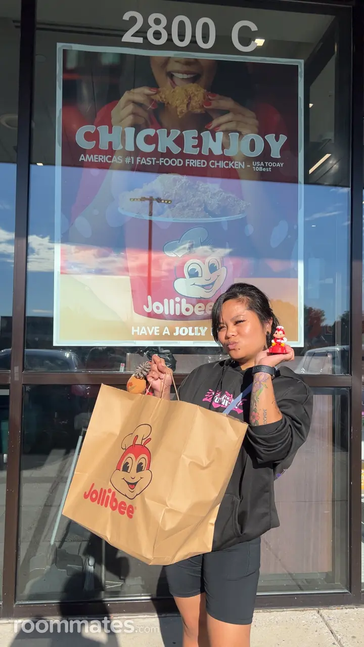 Profile photo 10 of 19