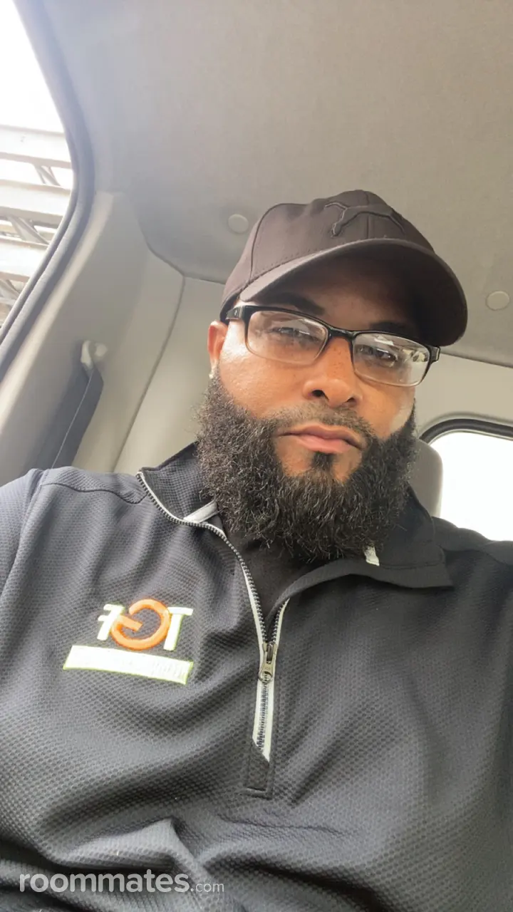 Profile photo 4 of 4