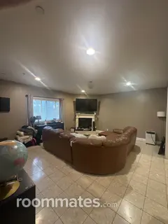 Room for rent in Brisbane, CA $1700, house