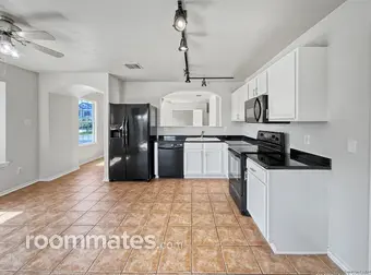 Room for rent in San Antonio, TX $650, house