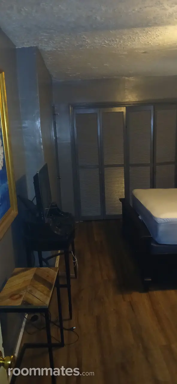 Profile photo 5 of 6