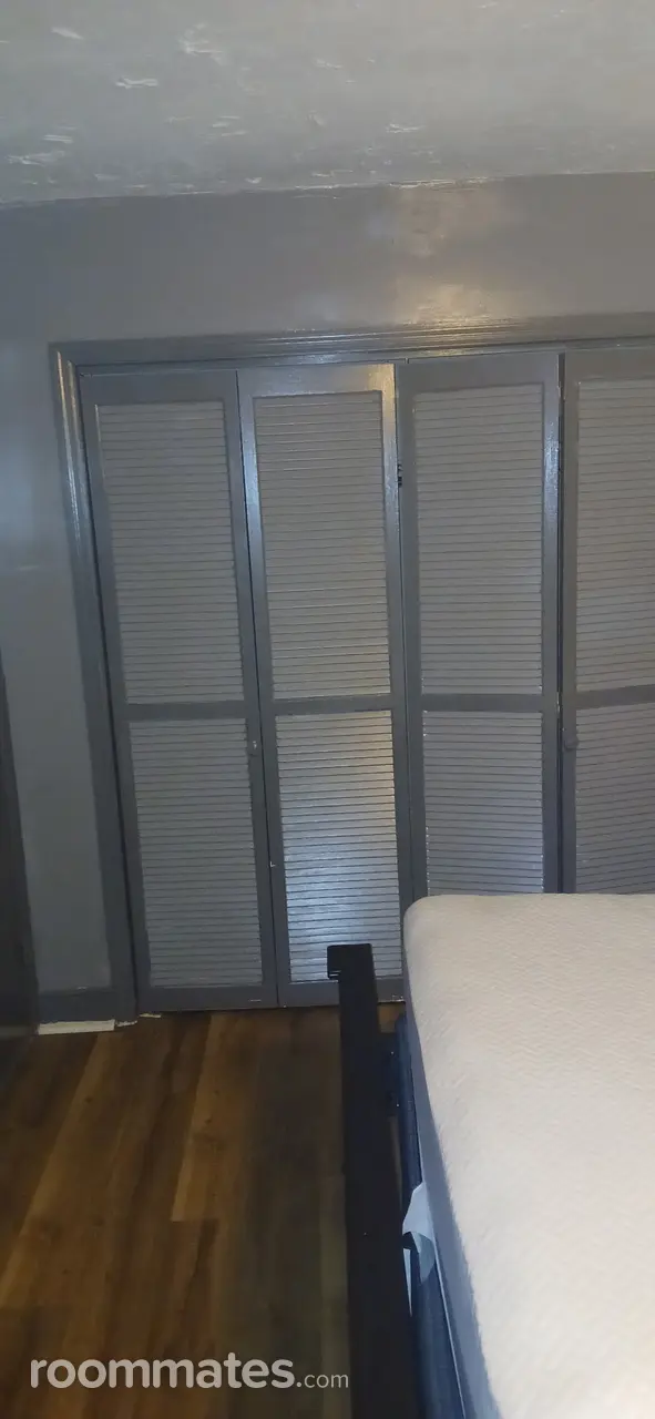 Profile photo 3 of 6