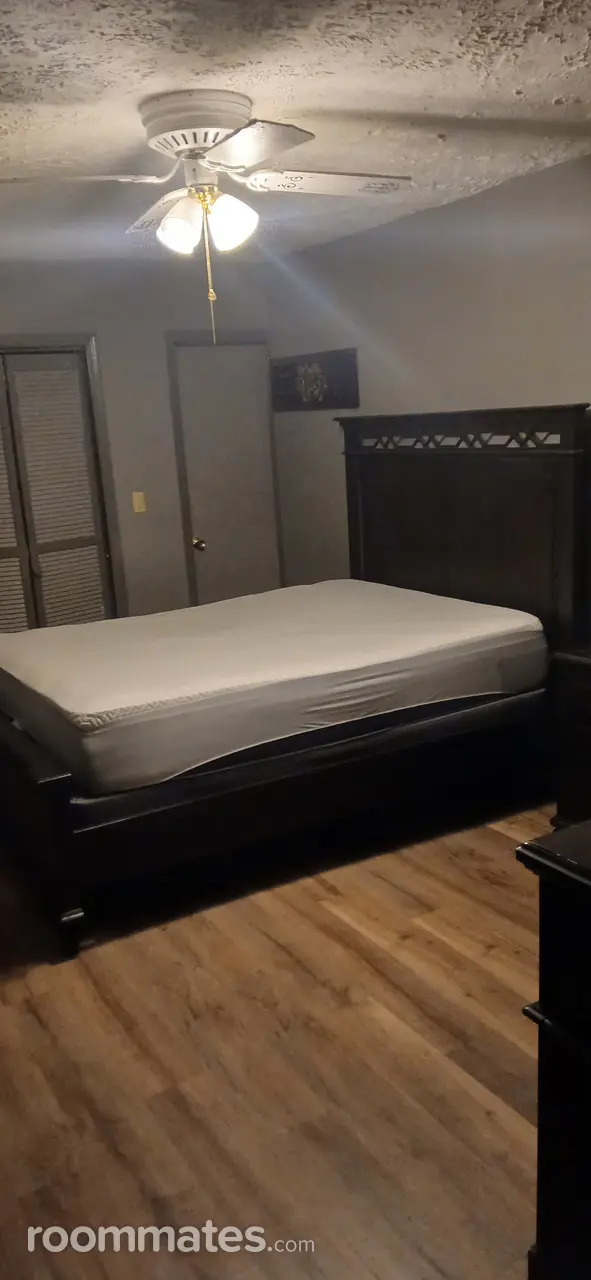 Profile photo 4 of 6