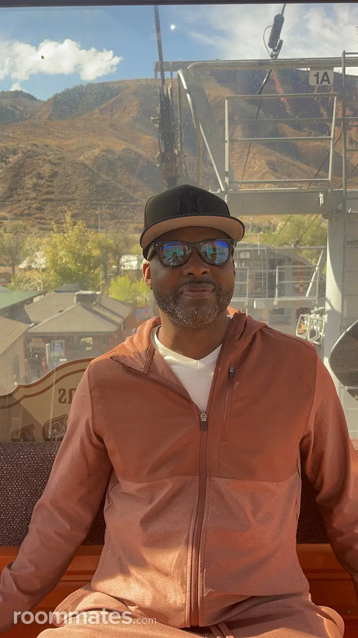 Profile photo 6 of 6