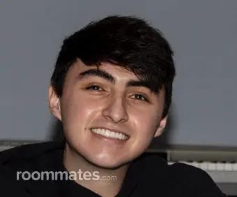 Roommate looking Anaheim, CA, $1300