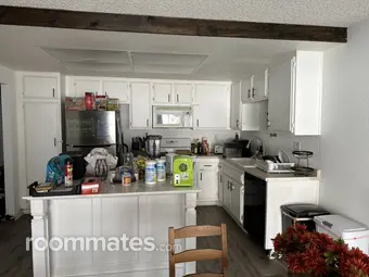 Room for rent in Canyon Country, CA $2000, house