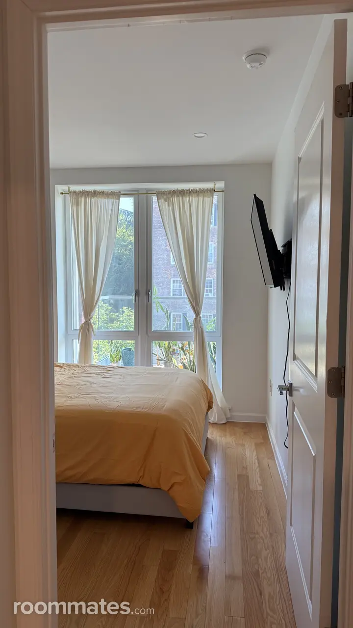 Profile photo 7 of 12