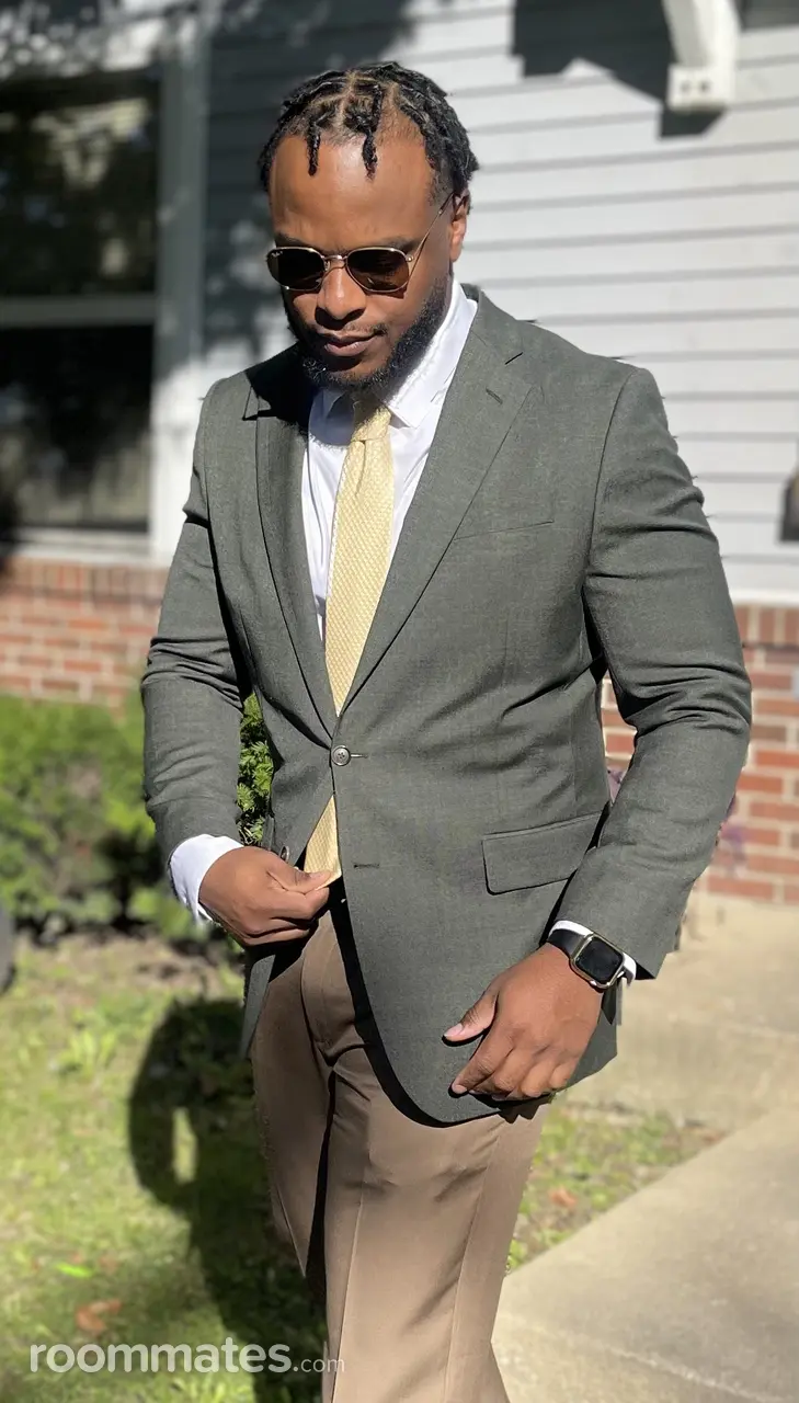 Profile photo 4 of 4