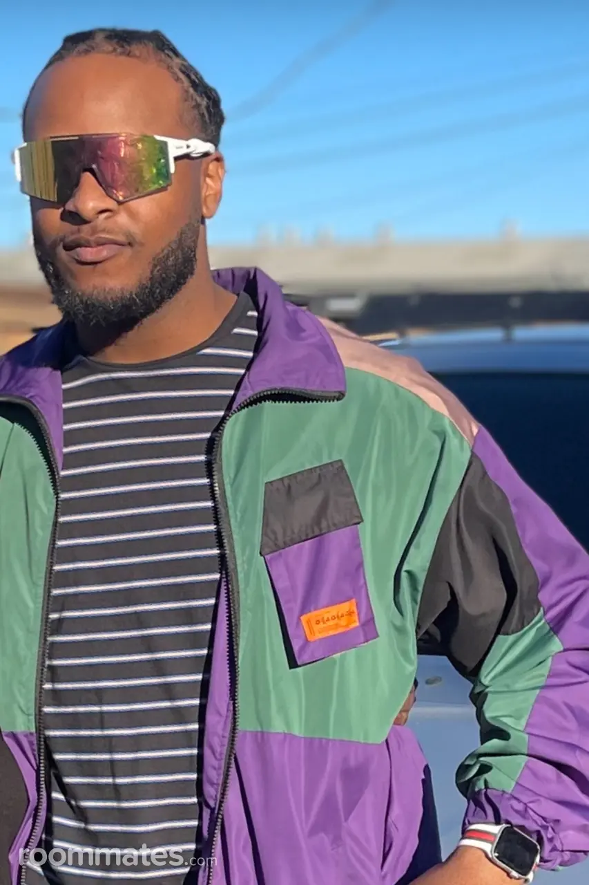 Profile photo 1 of 4