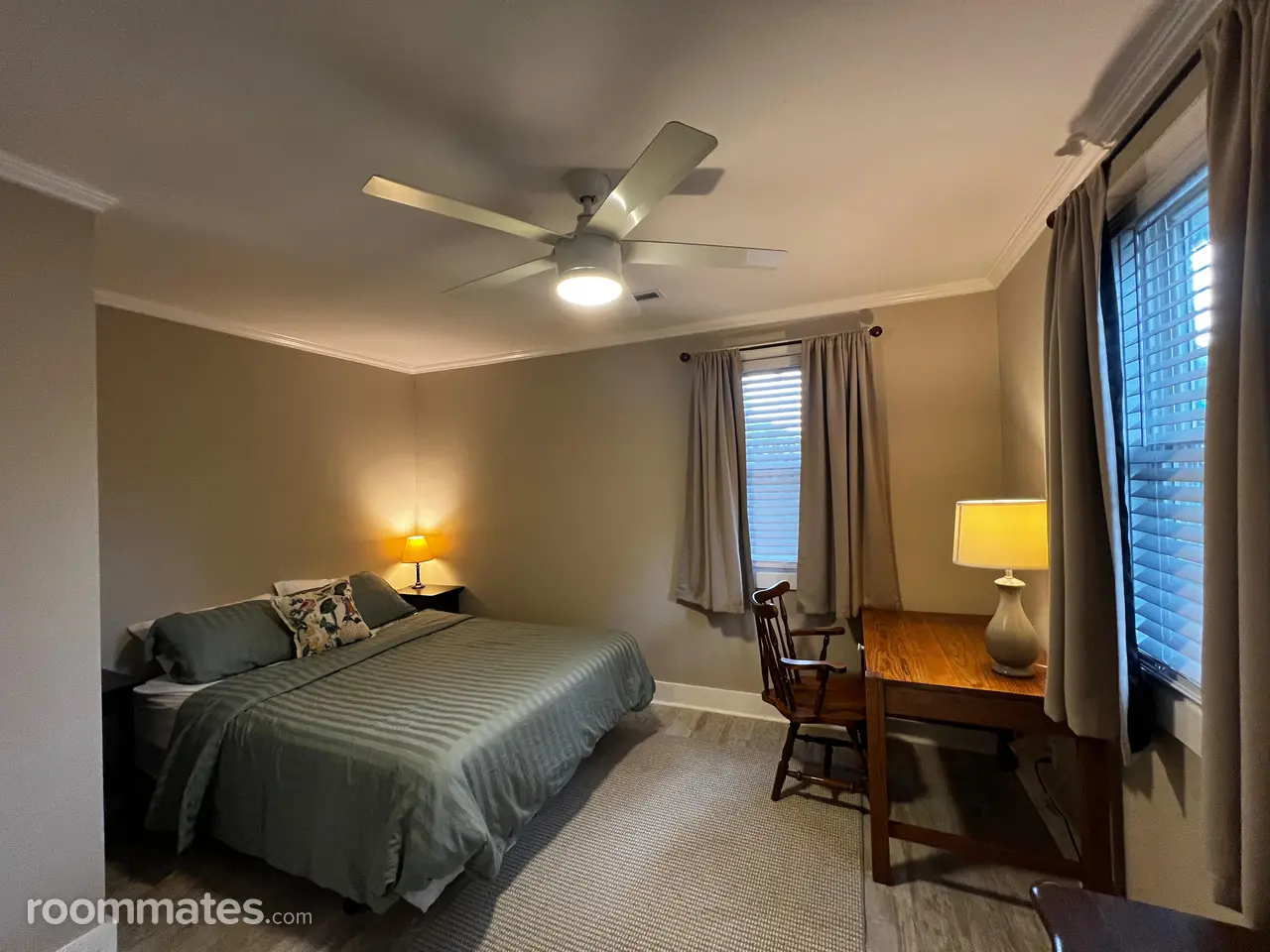 Profile photo 5 of 10