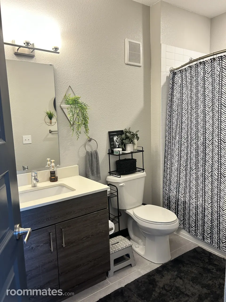 Profile photo 5 of 8