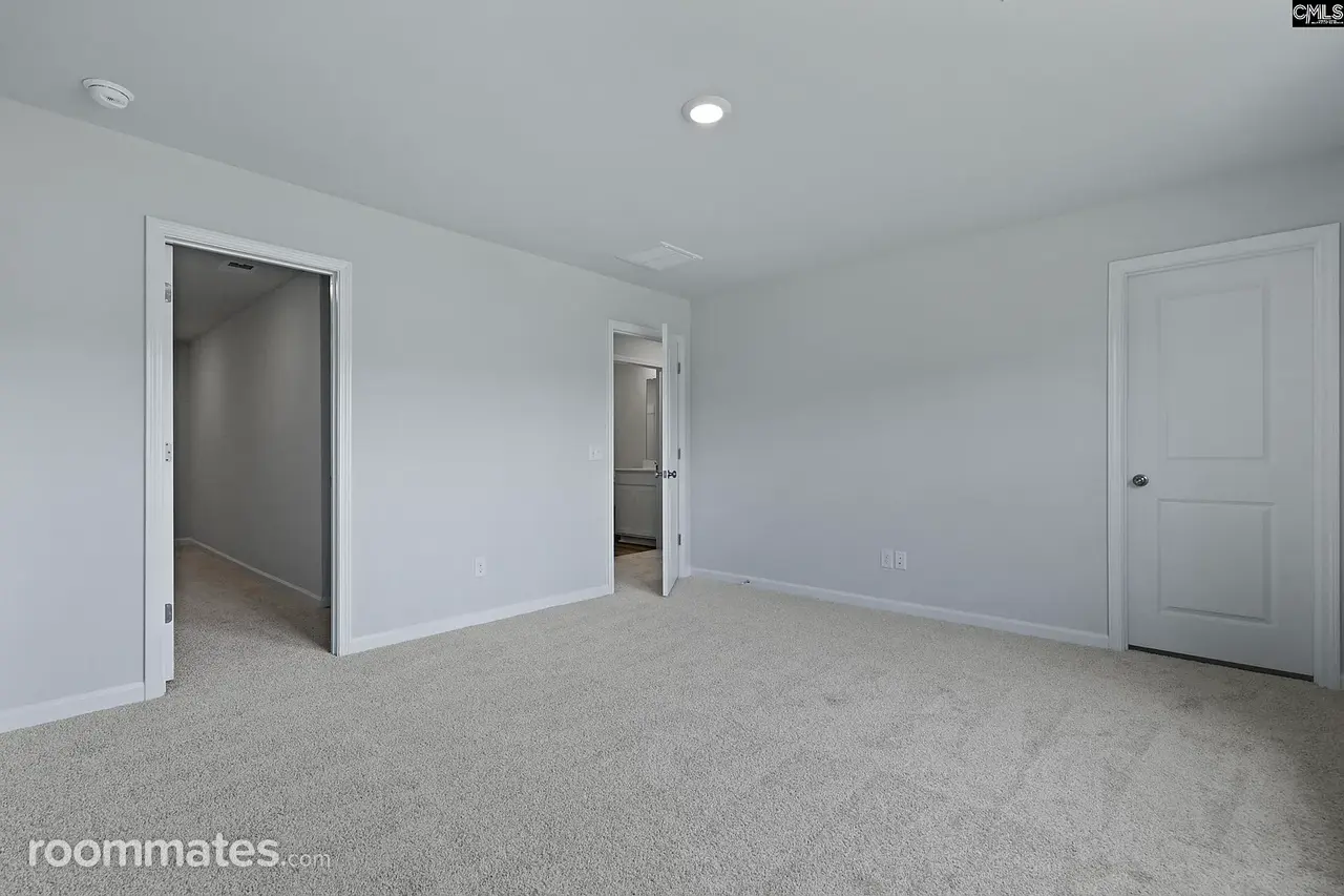 Profile photo 9 of 12